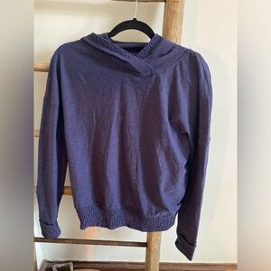 Lululemon running shirt